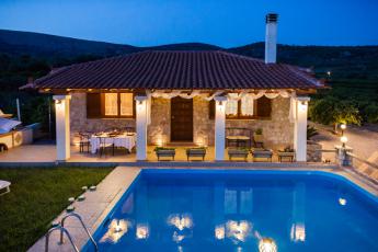 aigli-nafplio-villa.jpg