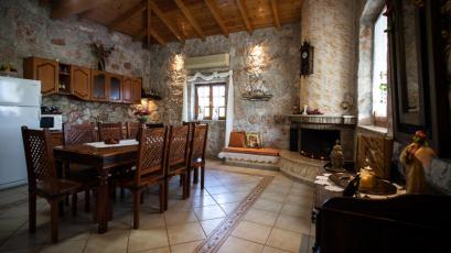 villa_kitchen.jpg